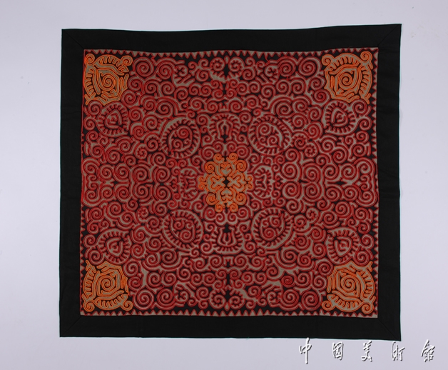 长寿绵延纹布贴背扇